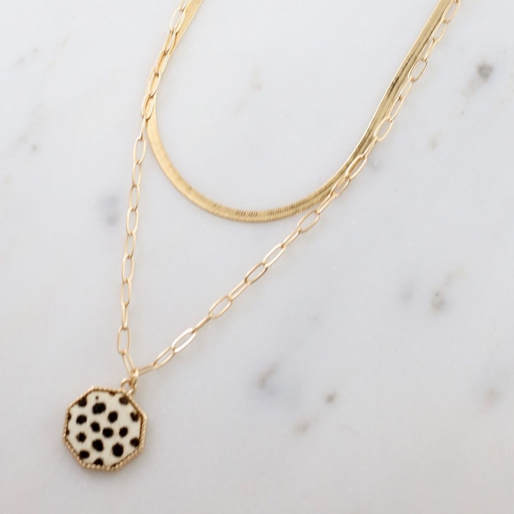 Hold layer ivory necklace